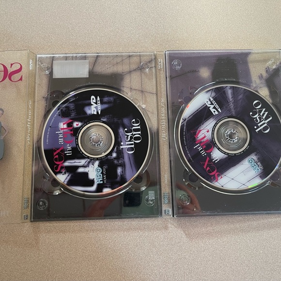 Bundle 3 DVDs for $12! Pre Owned Sex and the City The First Season DVD TV Series - Picture 4 of 4